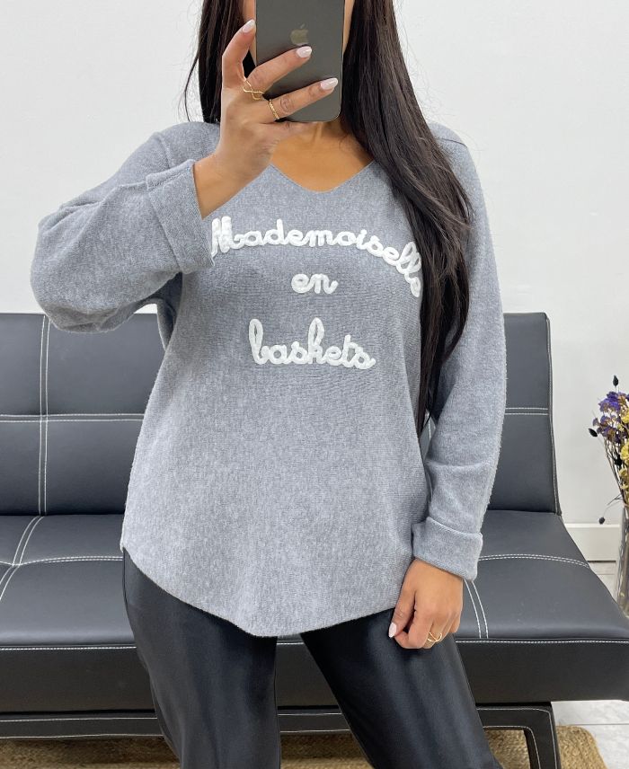 Pull fin "Mademoiselle en baskets"